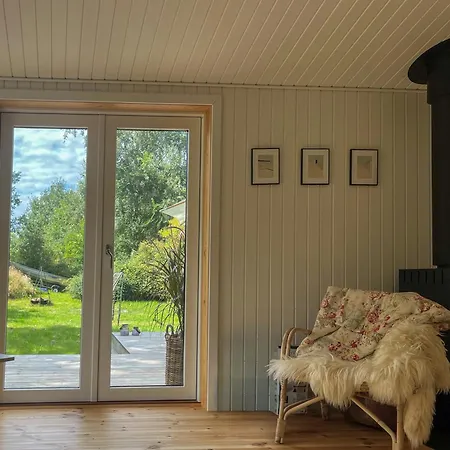 Cozy Summer House With Wild Garden Near The Vakantiehuis *