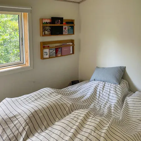 Casa de Férias Cozy Summer House With Wild Garden Near The