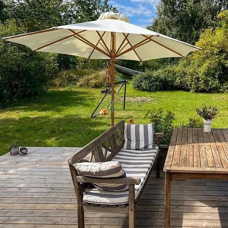 Cozy Summer House With Wild Garden Near The Vakantiehuis *